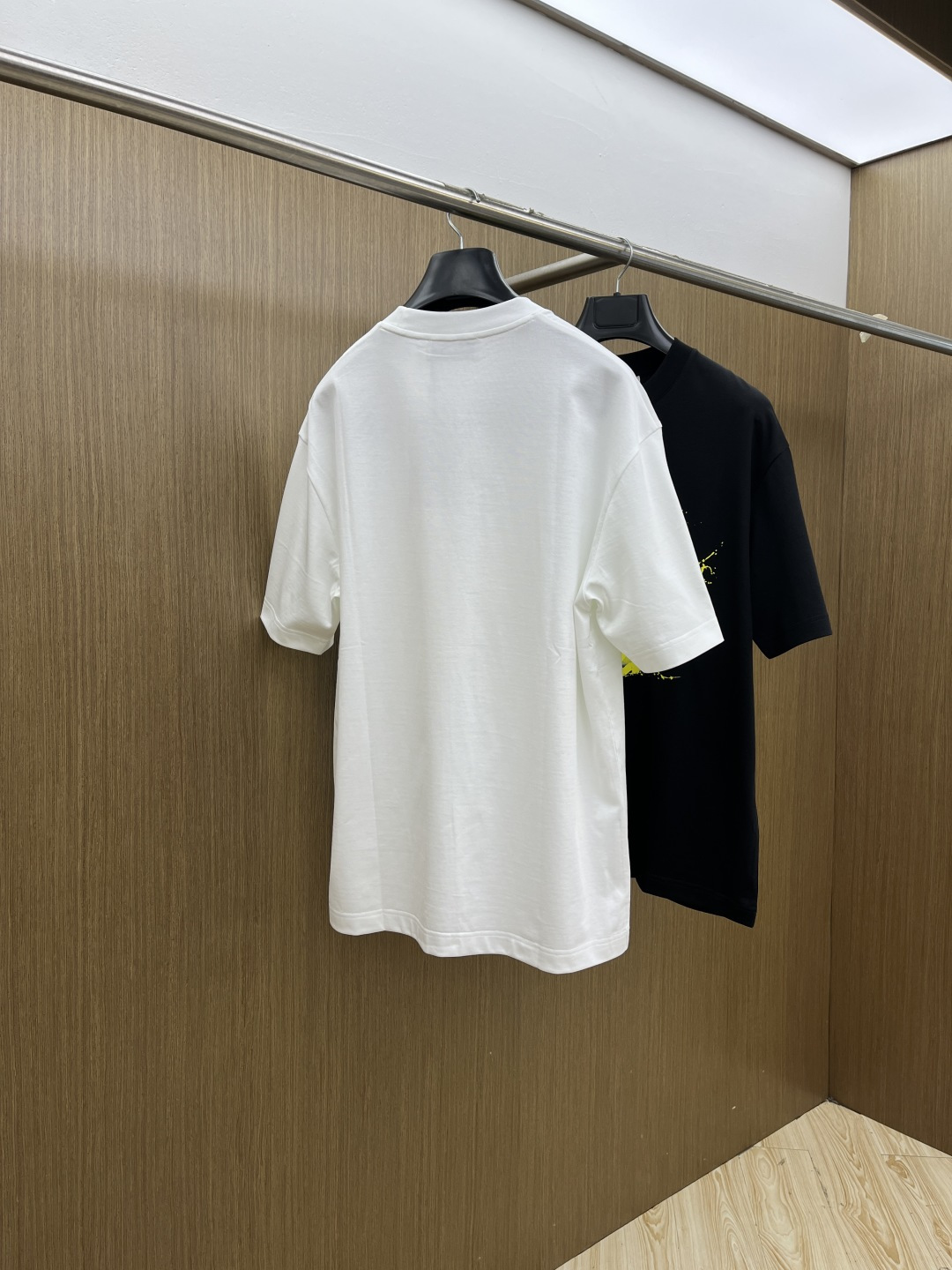 早春 西太后🔥🔥高级定制 2026春夏新款首发专柜最新款短袖圆领T恤 高端订制 设计前卫时尚！品牌log