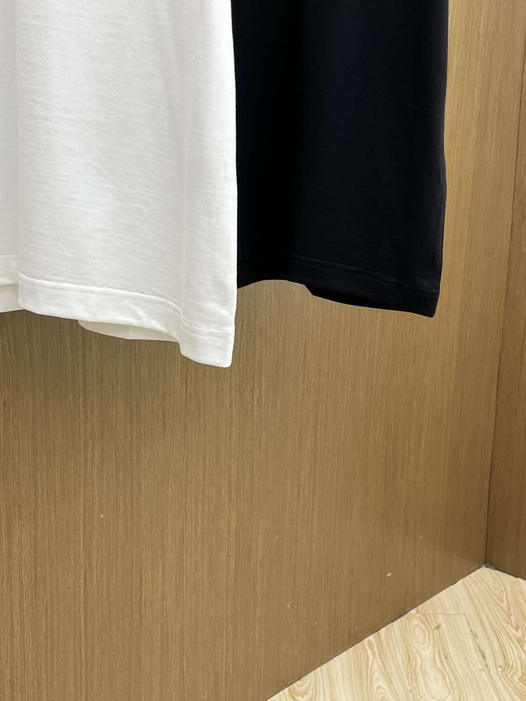 早春 西太后🔥🔥高级定制 2026春夏新款首发专柜最新款短袖圆领T恤 高端订制 设计前卫时尚！品牌log