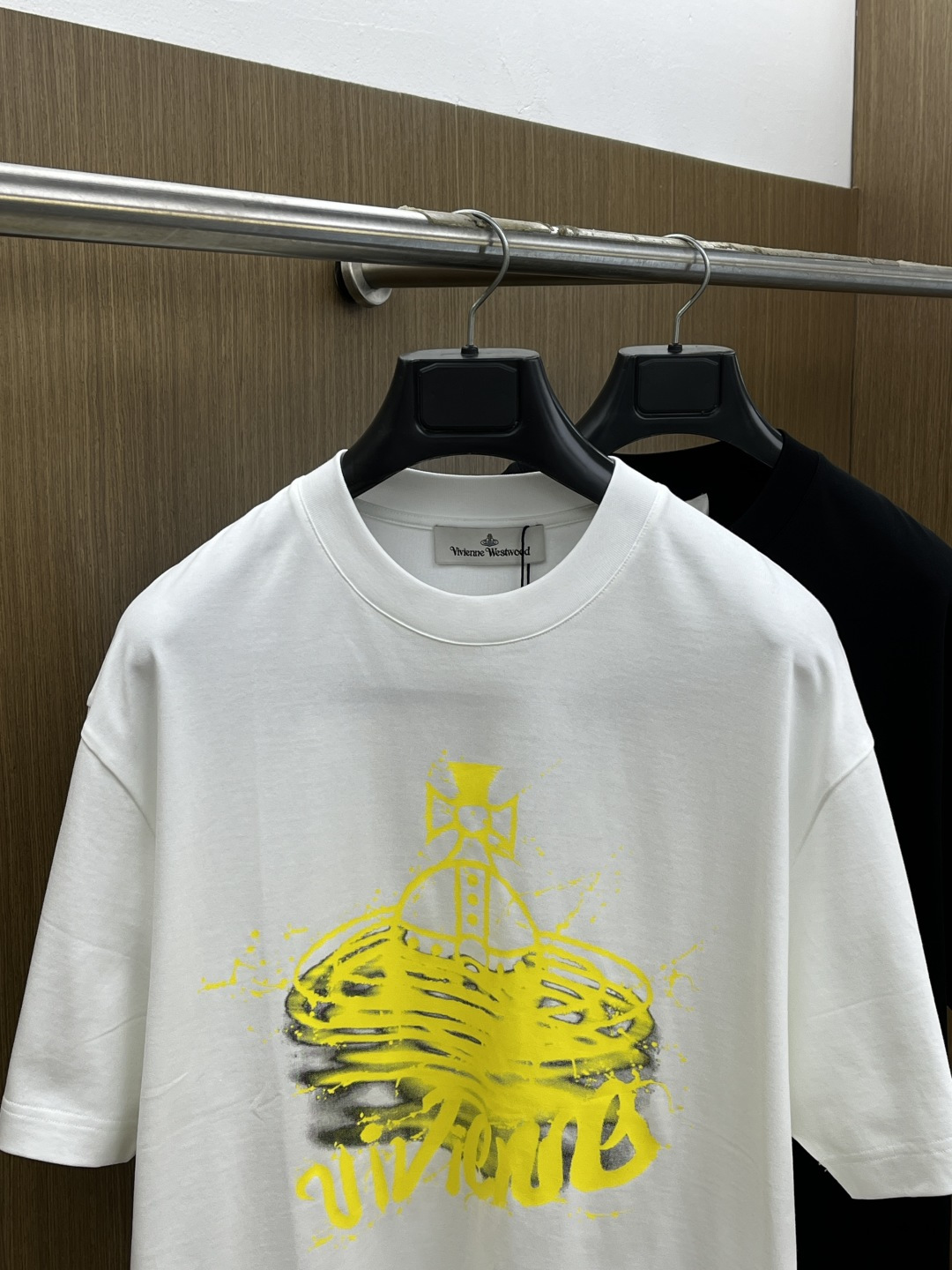 早春 西太后🔥🔥高级定制 2026春夏新款首发专柜最新款短袖圆领T恤 高端订制 设计前卫时尚！品牌log