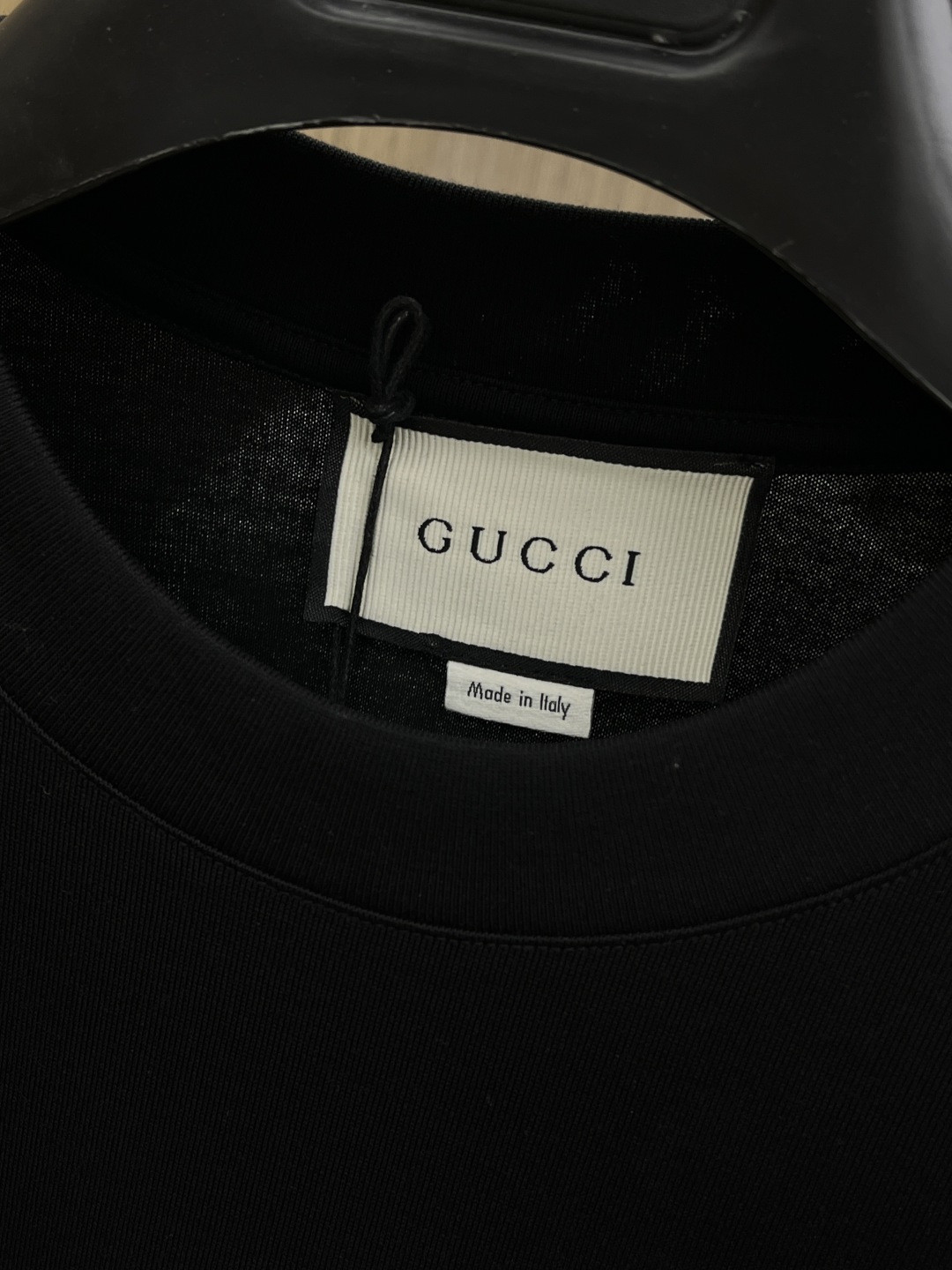 早春 Guc. 🔥🔥高级定制 2026春夏新款首发专柜最新款短袖圆领T恤 高端订制 设计前卫时尚！品牌l