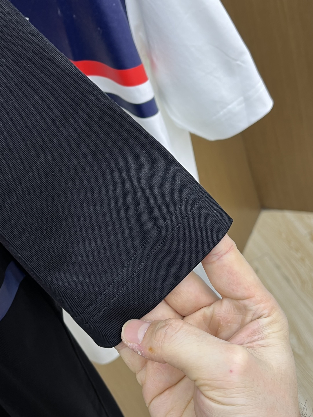 早春 Guc. 🔥🔥高级定制 2026春夏新款首发专柜最新款短袖圆领T恤 高端订制 设计前卫时尚！品牌l