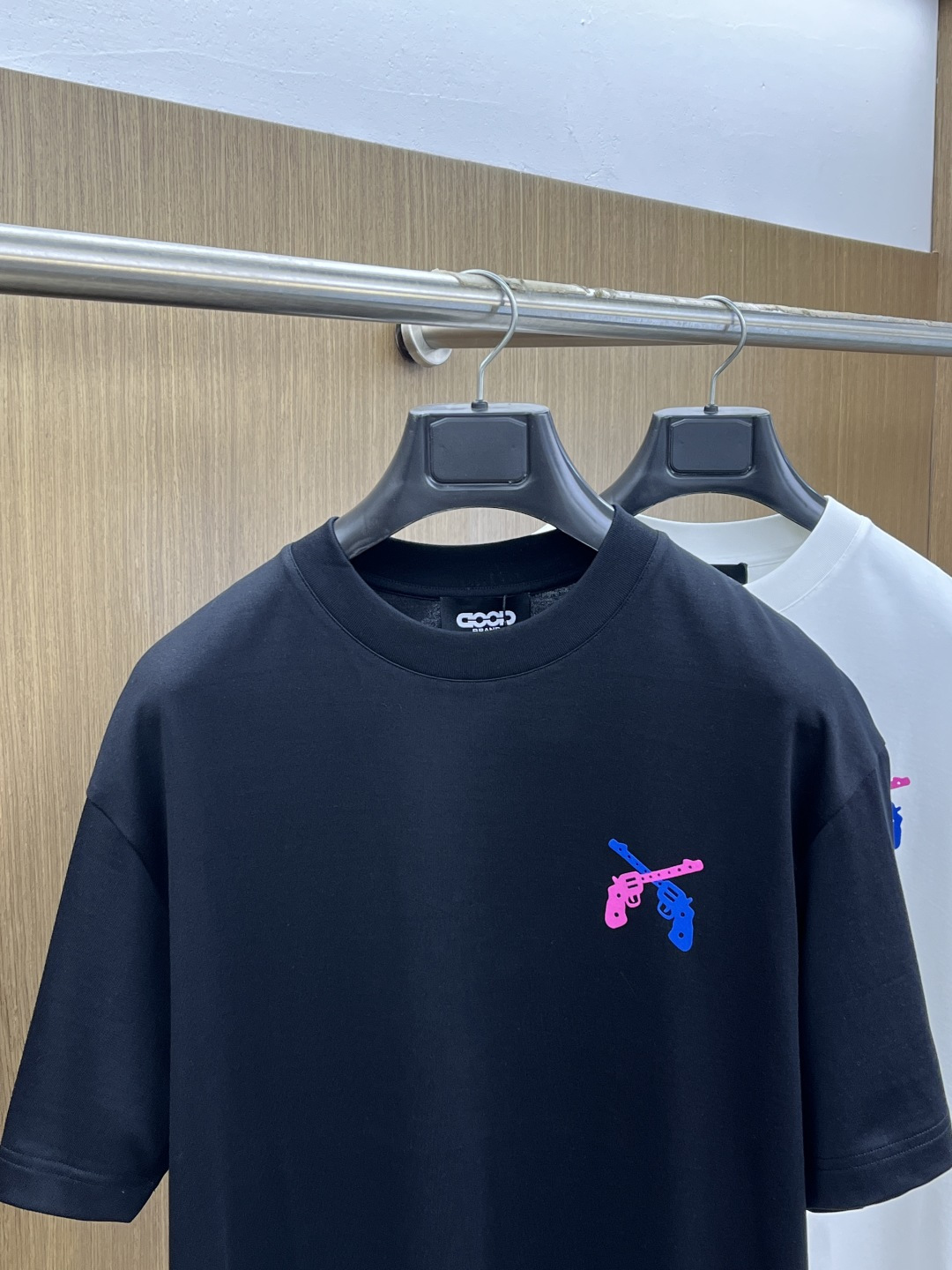 早春 GOOD 🔥🔥高级定制 2026春夏新款首发专柜最新款短袖圆领T恤 高端订制 设计前卫时尚！品牌l