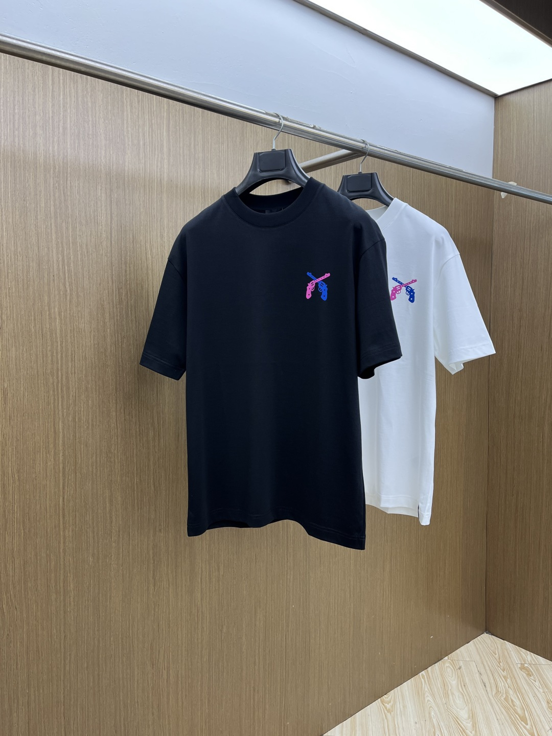 早春 GOOD 🔥🔥高级定制 2026春夏新款首发专柜最新款短袖圆领T恤 高端订制 设计前卫时尚！品牌l