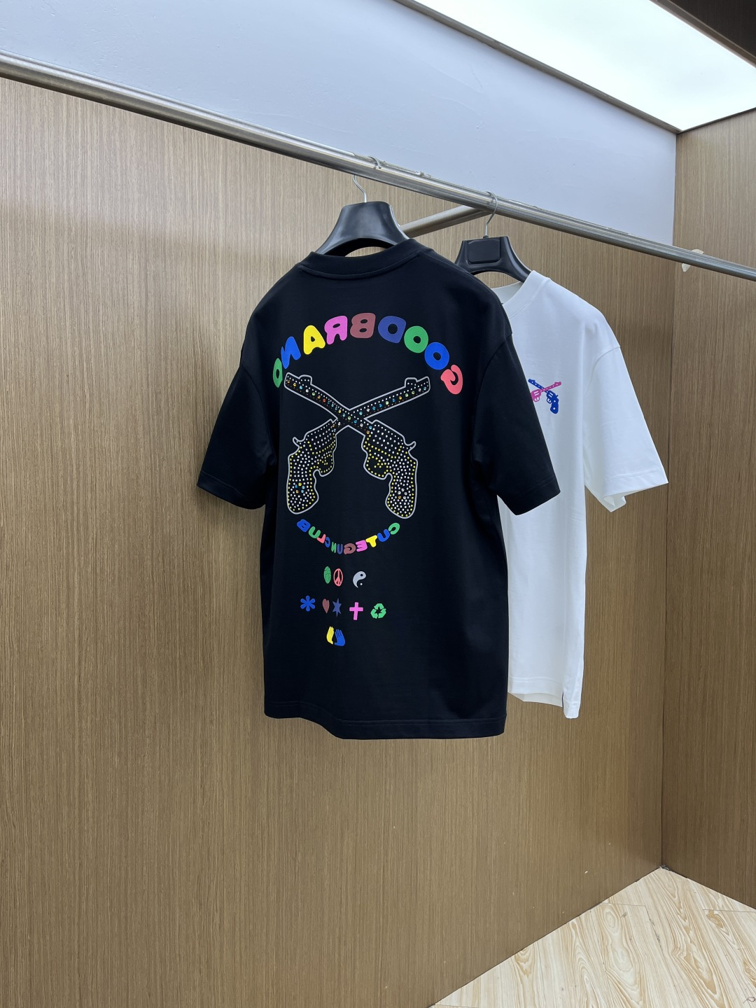 早春 GOOD 🔥🔥高级定制 2026春夏新款首发专柜最新款短袖圆领T恤 高端订制 设计前卫时尚！品牌l