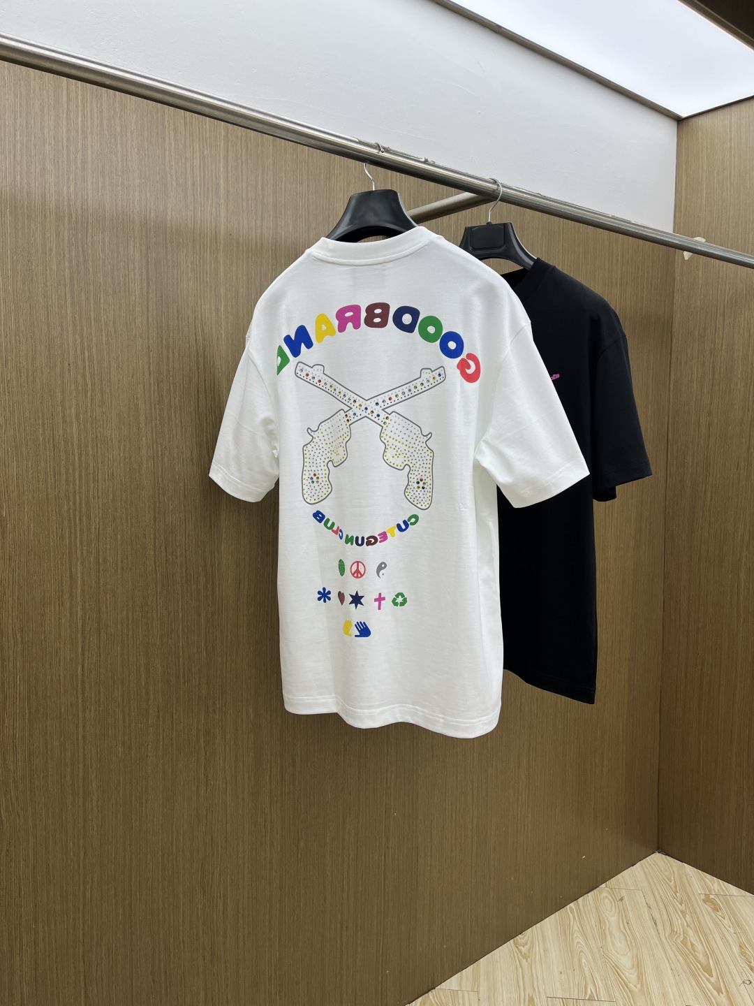 早春 GOOD 🔥🔥高级定制 2026春夏新款首发专柜最新款短袖圆领T恤 高端订制 设计前卫时尚！品牌l