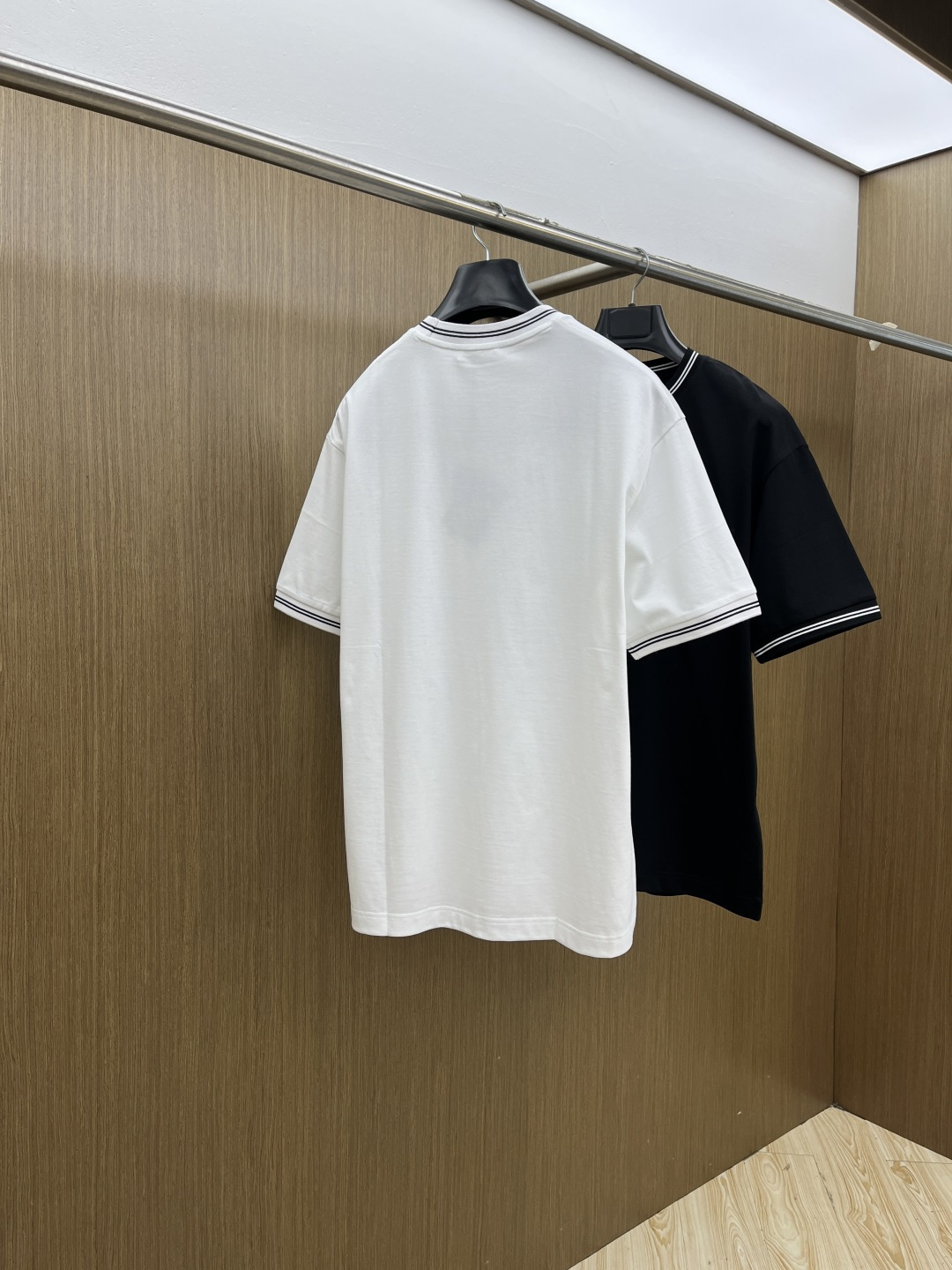 早春 PD 🔥🔥高级定制 2026春夏新款首发专柜最新款短袖圆领T恤 高端订制 设计前卫时尚！品牌log