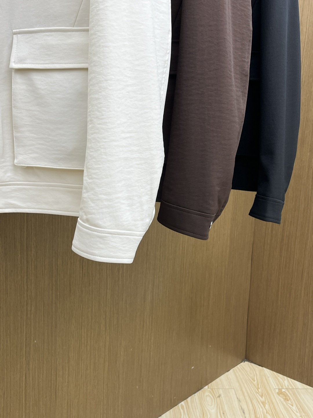 早春 ZZ 🔥🔥早春老钱风系列，最新时尚翻领夹克外套.处处细节显工艺足够的高级 结构性剪裁的设计改变来展