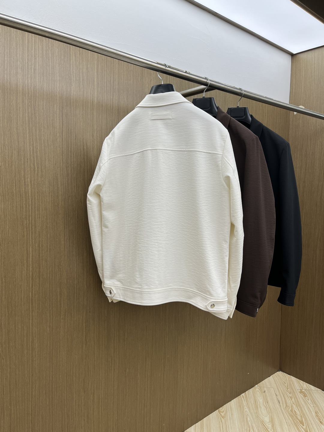 早春 ZZ 🔥🔥早春老钱风系列，最新时尚翻领夹克外套.处处细节显工艺足够的高级 结构性剪裁的设计改变来展