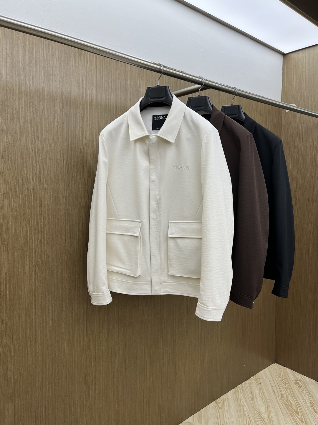 早春 ZZ 🔥🔥早春老钱风系列，最新时尚翻领夹克外套.处处细节显工艺足够的高级 结构性剪裁的设计改变来展