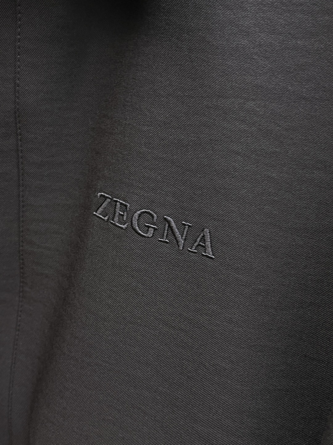 早春 ZZ 🔥🔥早春老钱风系列，最新时尚翻领夹克外套.处处细节显工艺足够的高级 结构性剪裁的设计改变来展