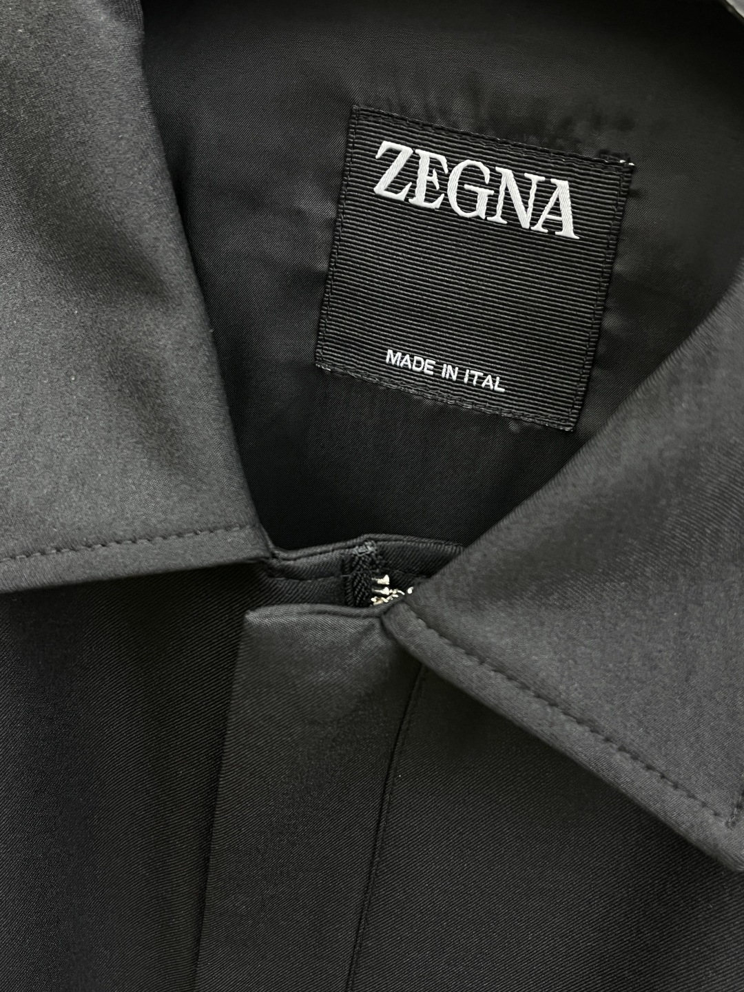 早春 ZZ 🔥🔥早春老钱风系列，最新时尚翻领夹克外套.处处细节显工艺足够的高级 结构性剪裁的设计改变来展