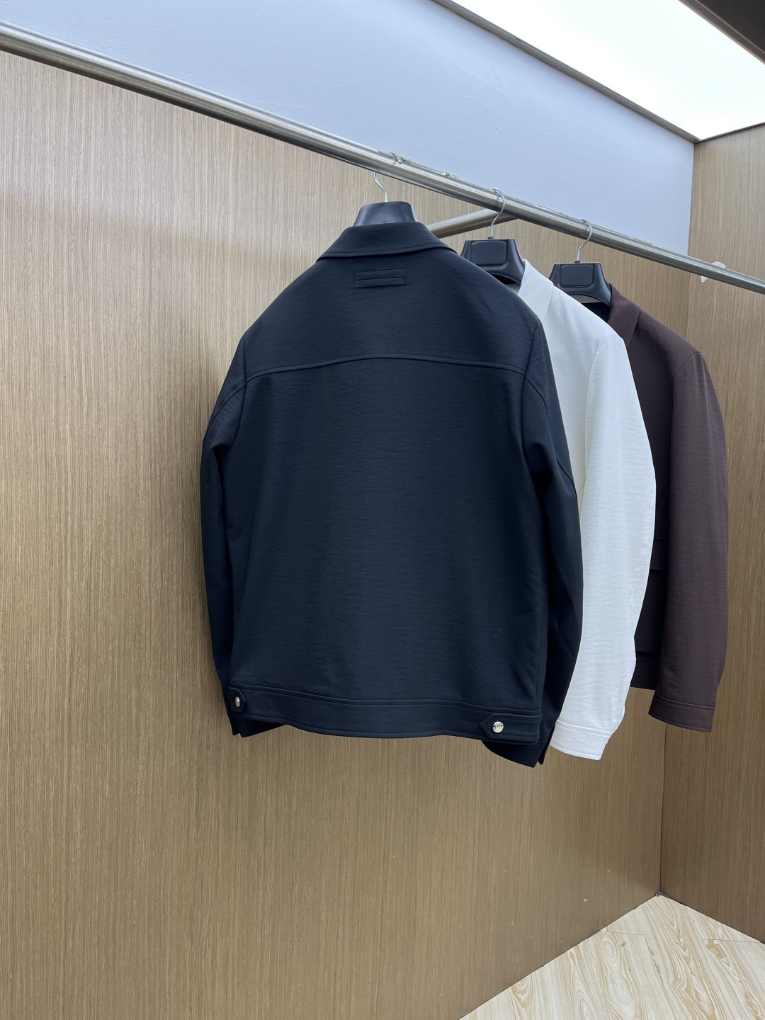 早春 ZZ 🔥🔥早春老钱风系列，最新时尚翻领夹克外套.处处细节显工艺足够的高级 结构性剪裁的设计改变来展