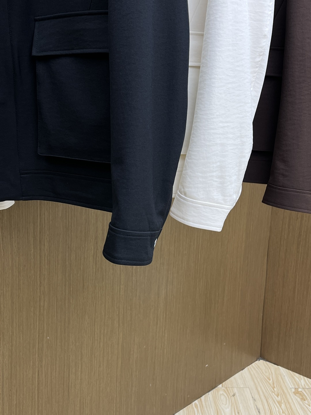 早春 ZZ 🔥🔥早春老钱风系列，最新时尚翻领夹克外套.处处细节显工艺足够的高级 结构性剪裁的设计改变来展