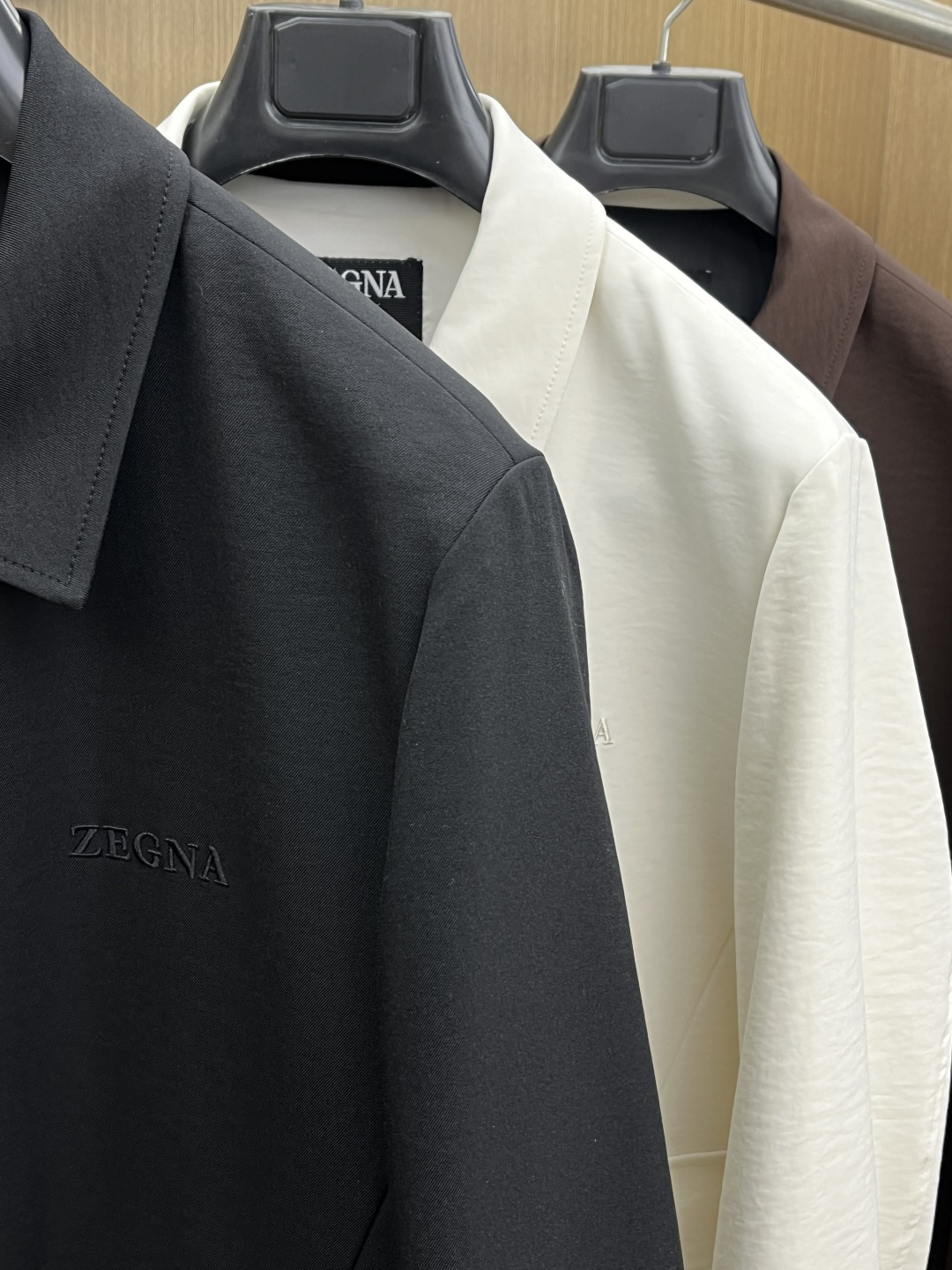 早春 ZZ 🔥🔥早春老钱风系列，最新时尚翻领夹克外套.处处细节显工艺足够的高级 结构性剪裁的设计改变来展