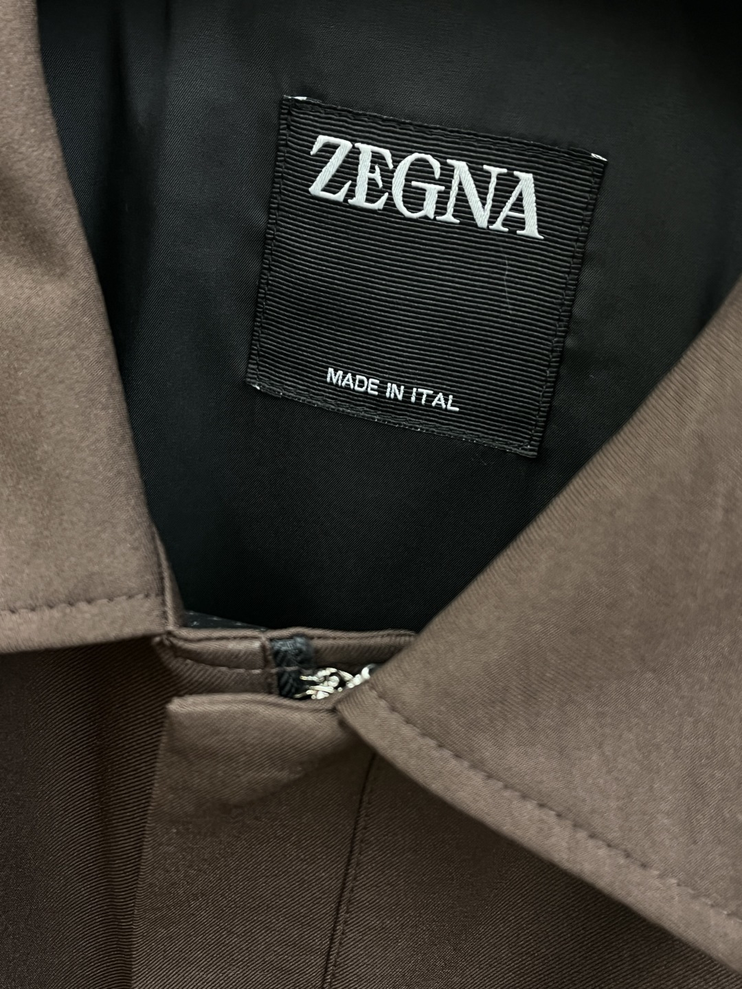 早春 ZZ 🔥🔥早春老钱风系列，最新时尚翻领夹克外套.处处细节显工艺足够的高级 结构性剪裁的设计改变来展