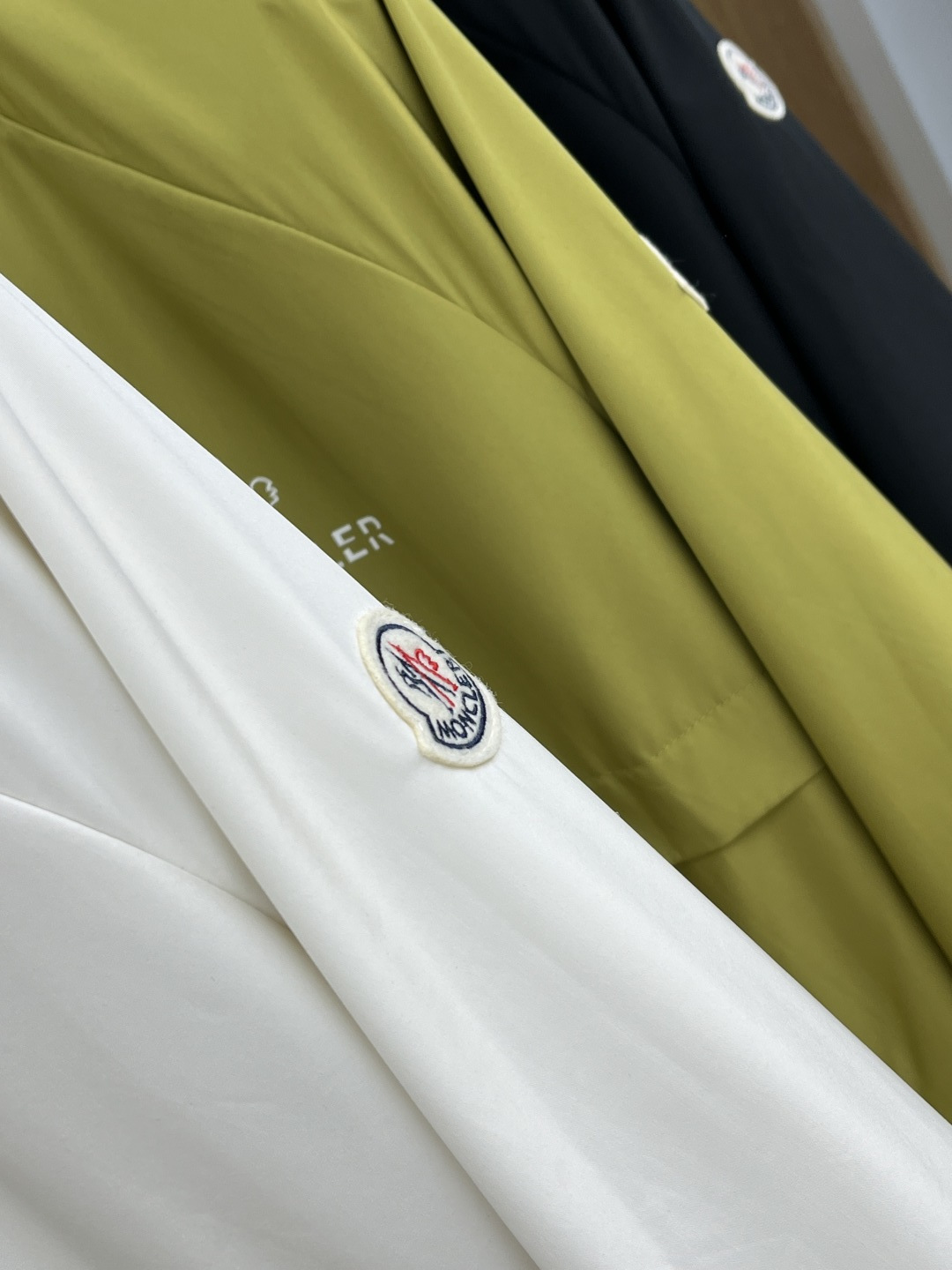 早春 Mon 🔥🔥早春系列，最新时尚立领夹克外套.处处细节显工艺足够的高级 结构性剪裁的设计改变来展现男