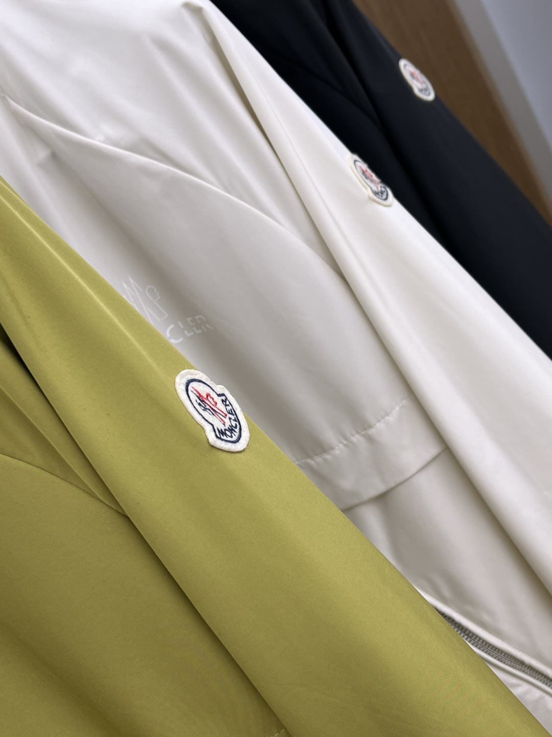 早春 Mon 🔥🔥早春系列，最新时尚立领夹克外套.处处细节显工艺足够的高级 结构性剪裁的设计改变来展现男