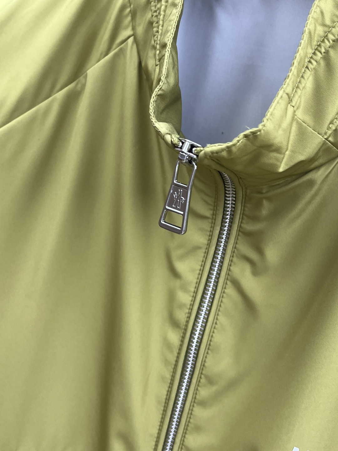 早春 Mon 🔥🔥早春系列，最新时尚立领夹克外套.处处细节显工艺足够的高级 结构性剪裁的设计改变来展现男