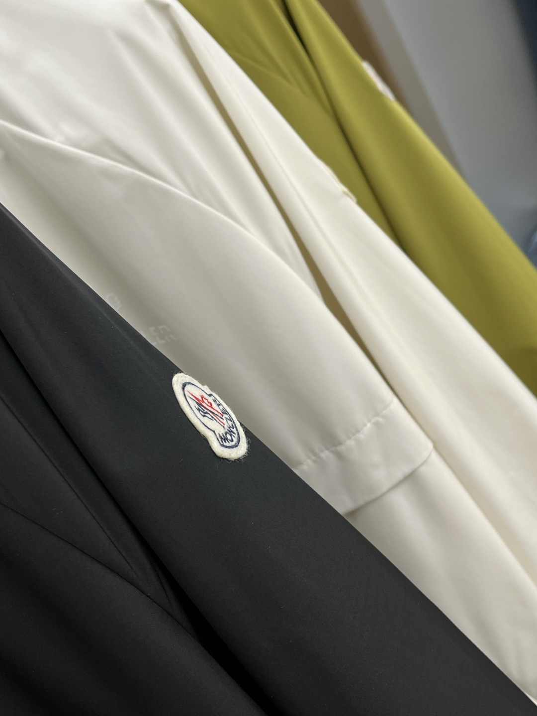 早春 Mon 🔥🔥早春系列，最新时尚立领夹克外套.处处细节显工艺足够的高级 结构性剪裁的设计改变来展现男