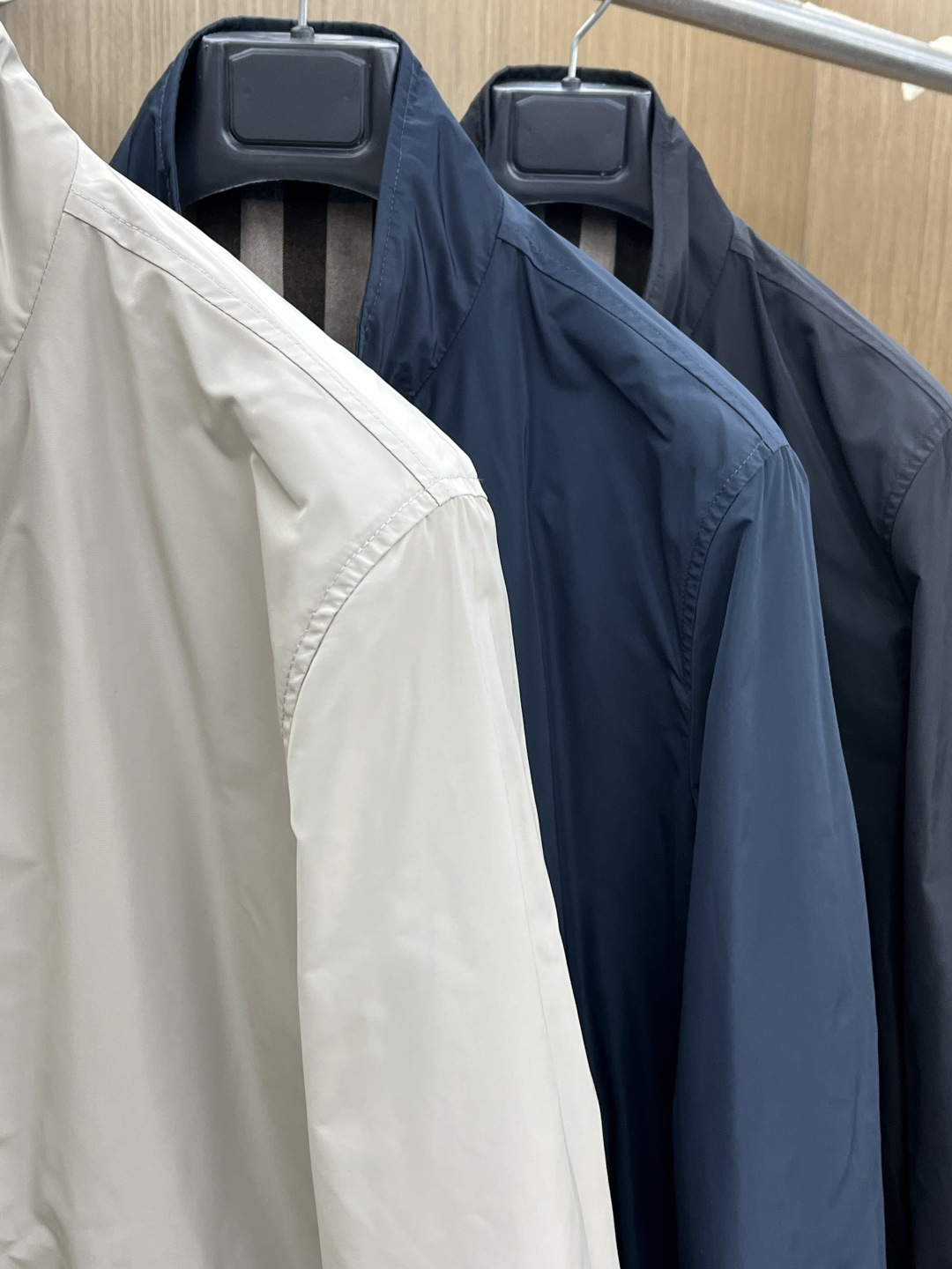 早春 BBR 🔥🔥早春系列，最新时尚立领夹克外套.定制纹格。处处细节显工艺足够的高级 结构性剪裁的设计改