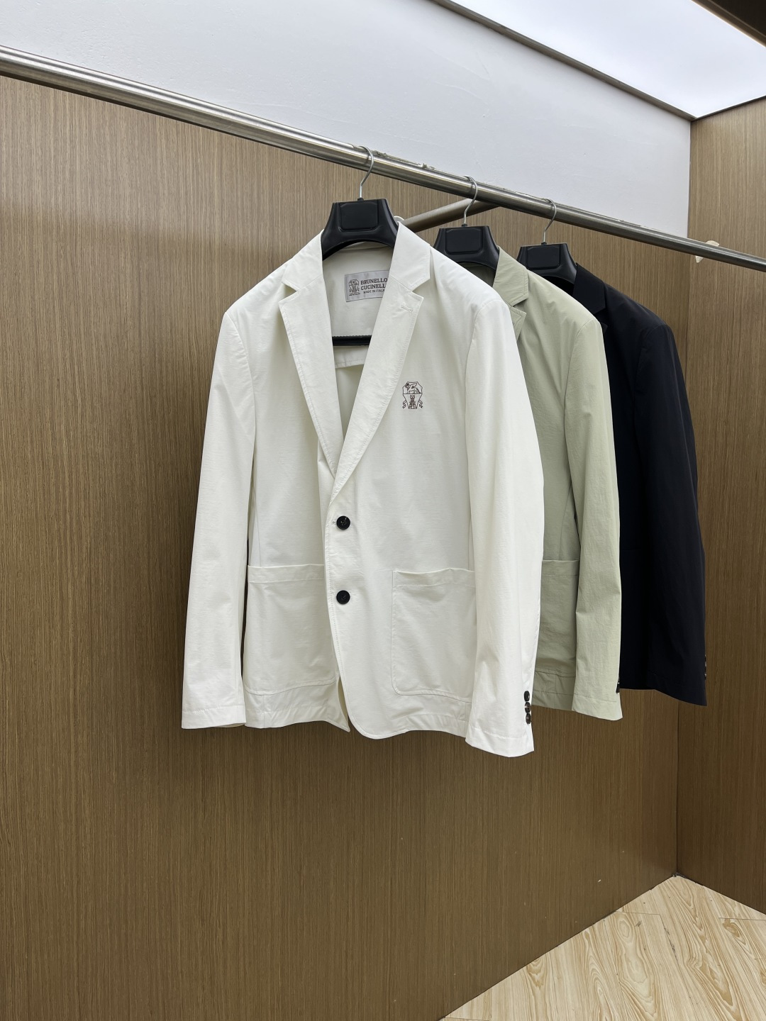 早春 Bc 🔥🔥早春奢简系列，最新时尚男款西装外套.简约logo刺绣设计，处处细节显工艺足够的高级 结构