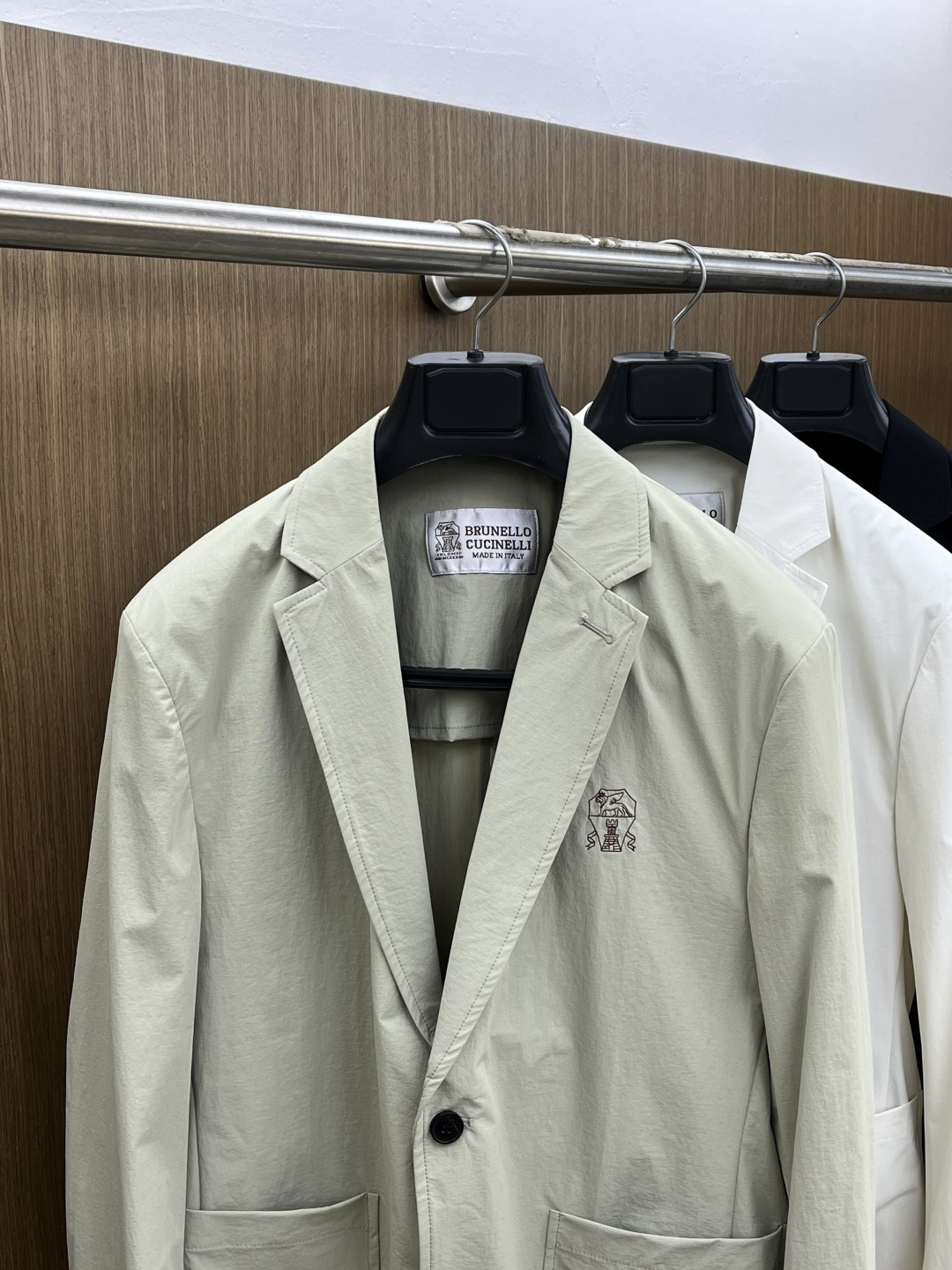 早春 Bc 🔥🔥早春奢简系列，最新时尚男款西装外套.简约logo刺绣设计，处处细节显工艺足够的高级 结构