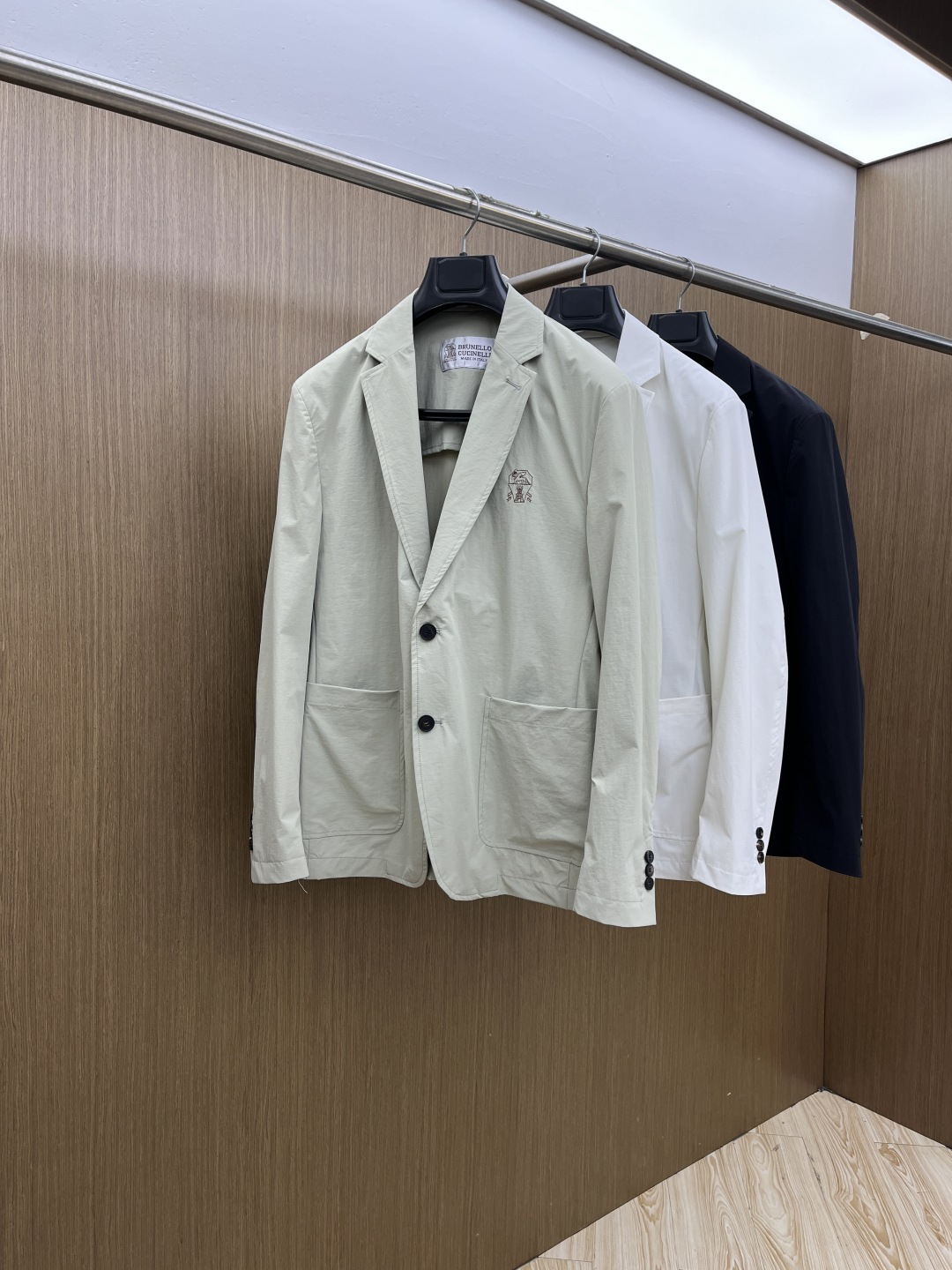 早春 Bc 🔥🔥早春奢简系列，最新时尚男款西装外套.简约logo刺绣设计，处处细节显工艺足够的高级 结构