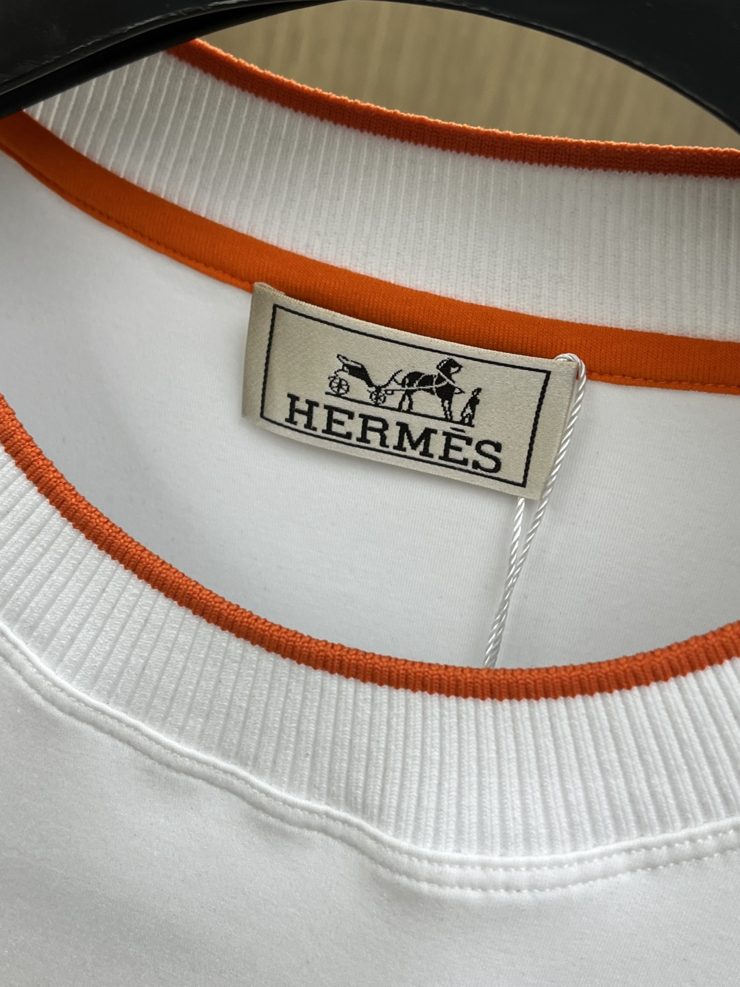 早春 Her 🔥🔥高级定制 2026春夏新款首发专柜最新款短袖圆领T恤 高端订制 设计前卫时尚！品牌lo