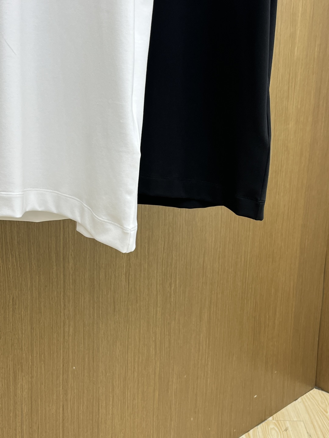 早春 PD 🔥🔥高级定制 2026春夏新款首发专柜最新款短袖圆领T恤 高端订制 设计前卫时尚！品牌log