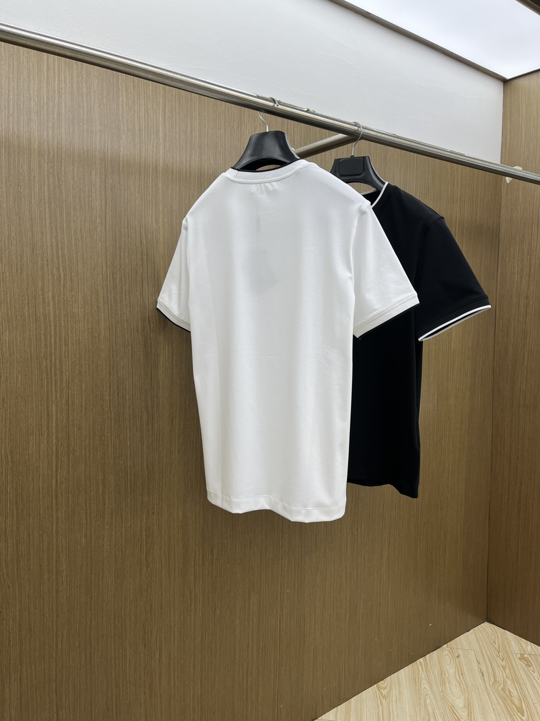 早春 PD 🔥🔥高级定制 2026春夏新款首发专柜最新款短袖圆领T恤 高端订制 设计前卫时尚！品牌log