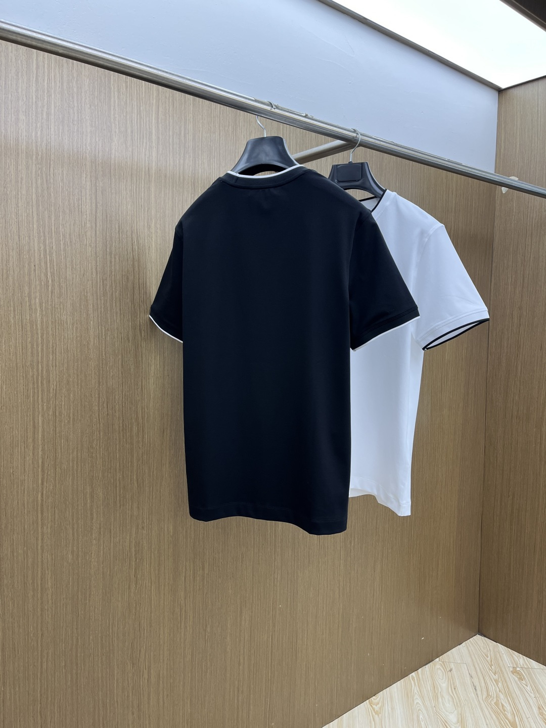 早春 PD 🔥🔥高级定制 2026春夏新款首发专柜最新款短袖圆领T恤 高端订制 设计前卫时尚！品牌log