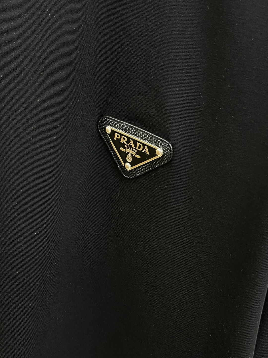 早春 PD 🔥🔥高级定制 2026春夏新款首发专柜最新款短袖圆领T恤 高端订制 设计前卫时尚！品牌log