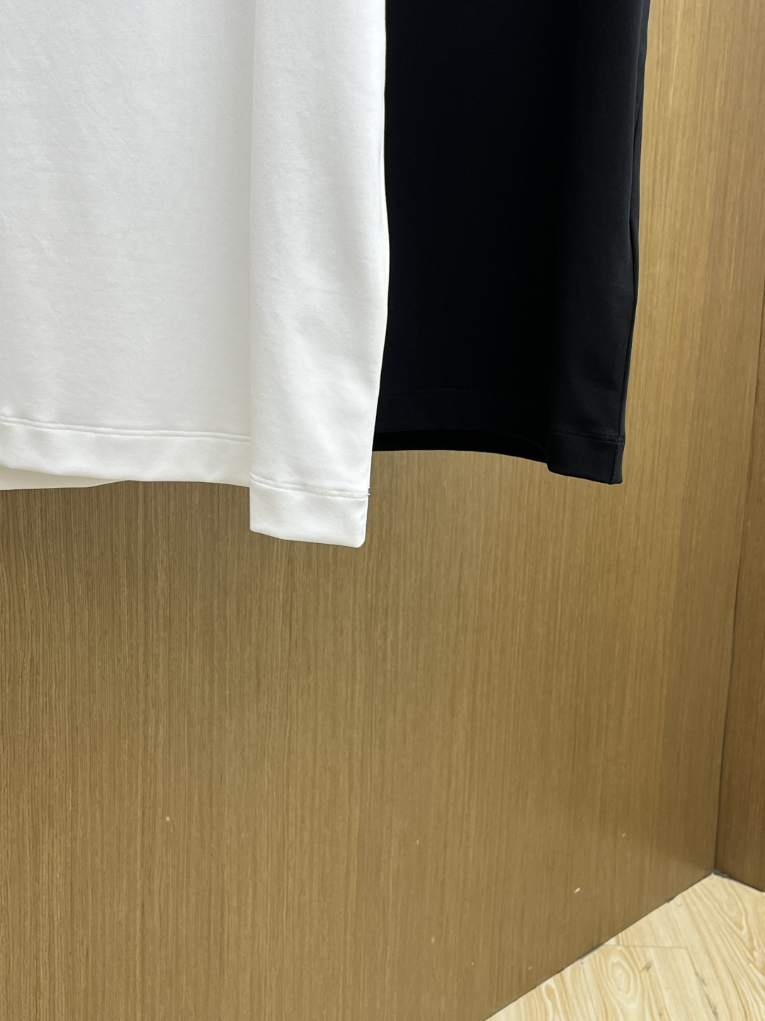 早春 PD 🔥🔥高级定制 2026春夏新款首发专柜最新款短袖圆领T恤 高端订制 设计前卫时尚！品牌log