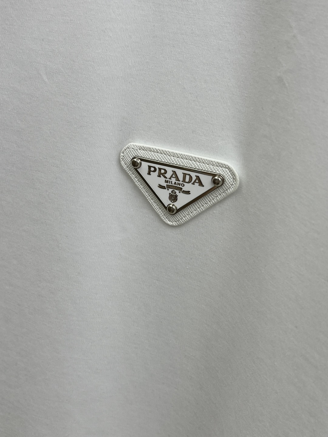 早春 PD 🔥🔥高级定制 2026春夏新款首发专柜最新款短袖圆领T恤 高端订制 设计前卫时尚！品牌log