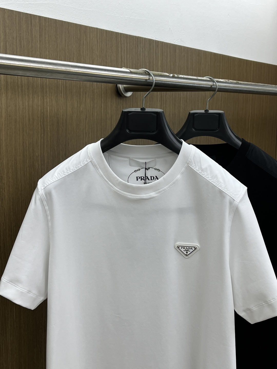 早春 PD 🔥🔥高级定制 2026春夏新款首发专柜最新款短袖圆领T恤 高端订制 设计前卫时尚！品牌log