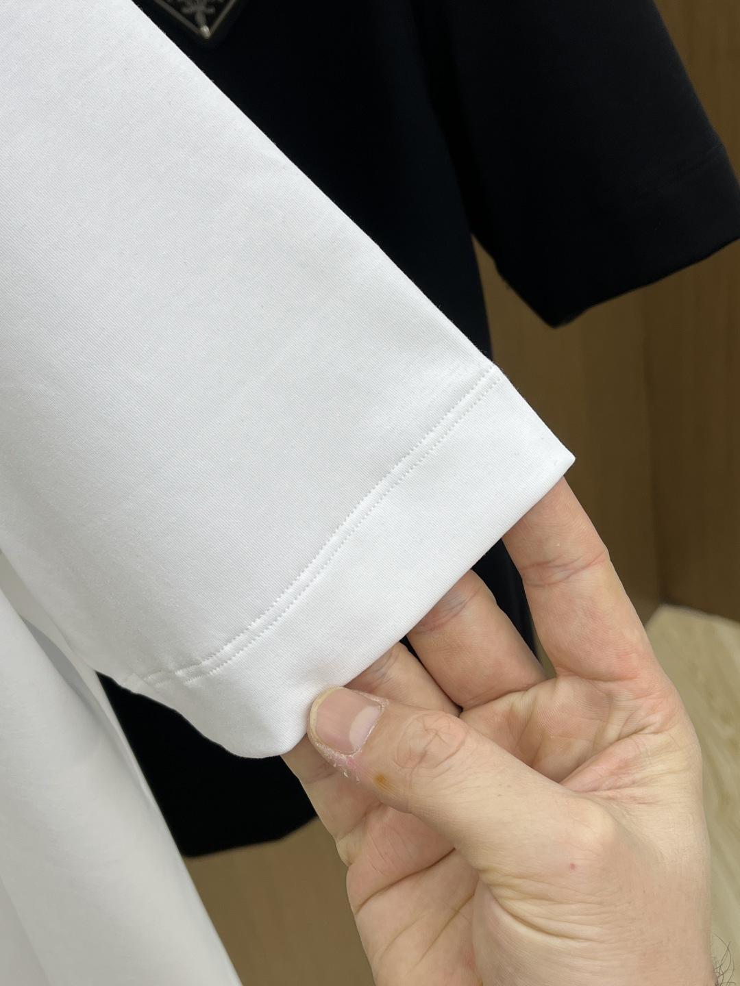 早春 PD 🔥🔥高级定制 2026春夏新款首发专柜最新款短袖圆领T恤 高端订制 设计前卫时尚！品牌log