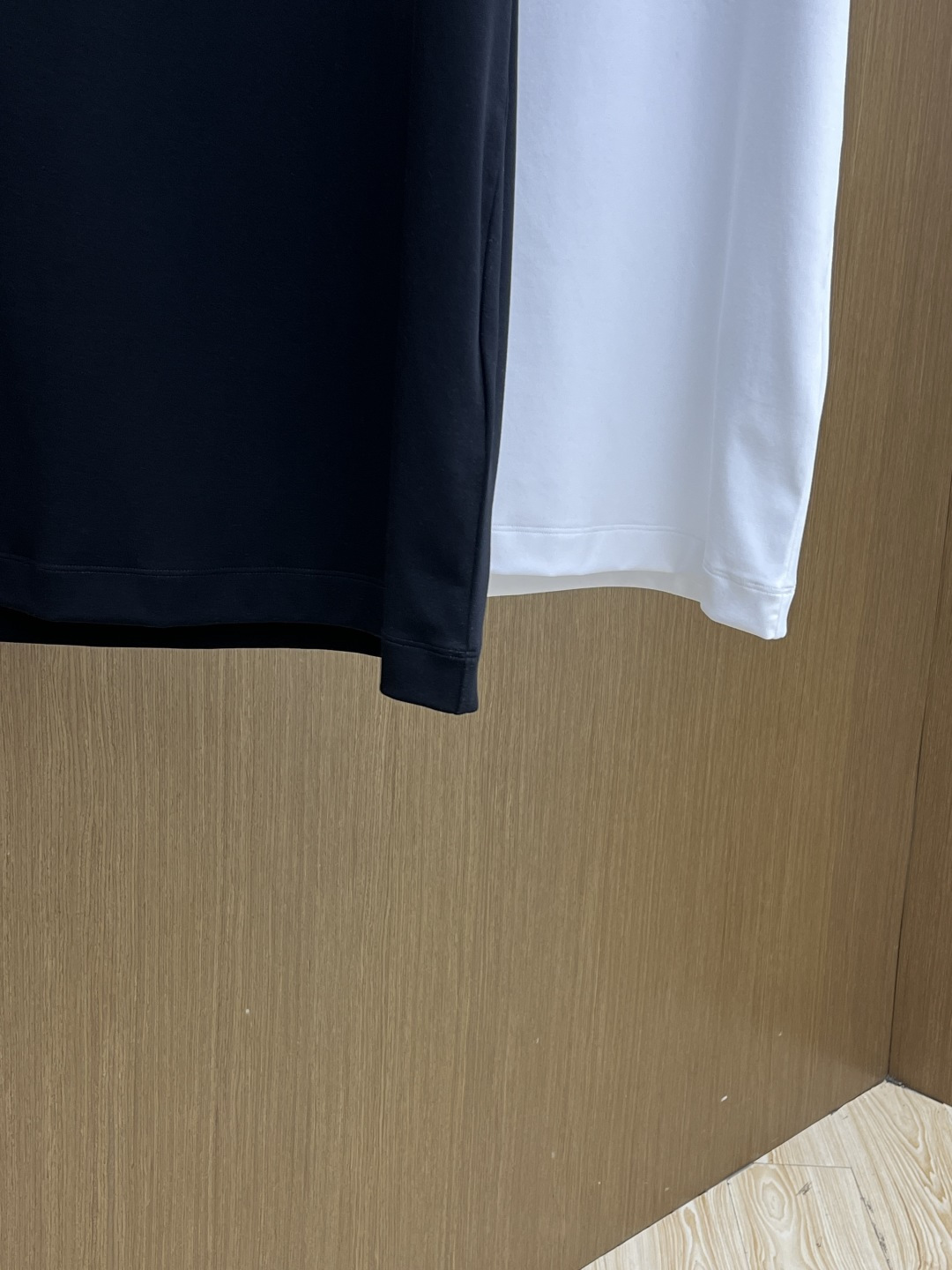 早春 PD 🔥🔥高级定制 2026春夏新款首发专柜最新款短袖圆领T恤 高端订制 设计前卫时尚！品牌log