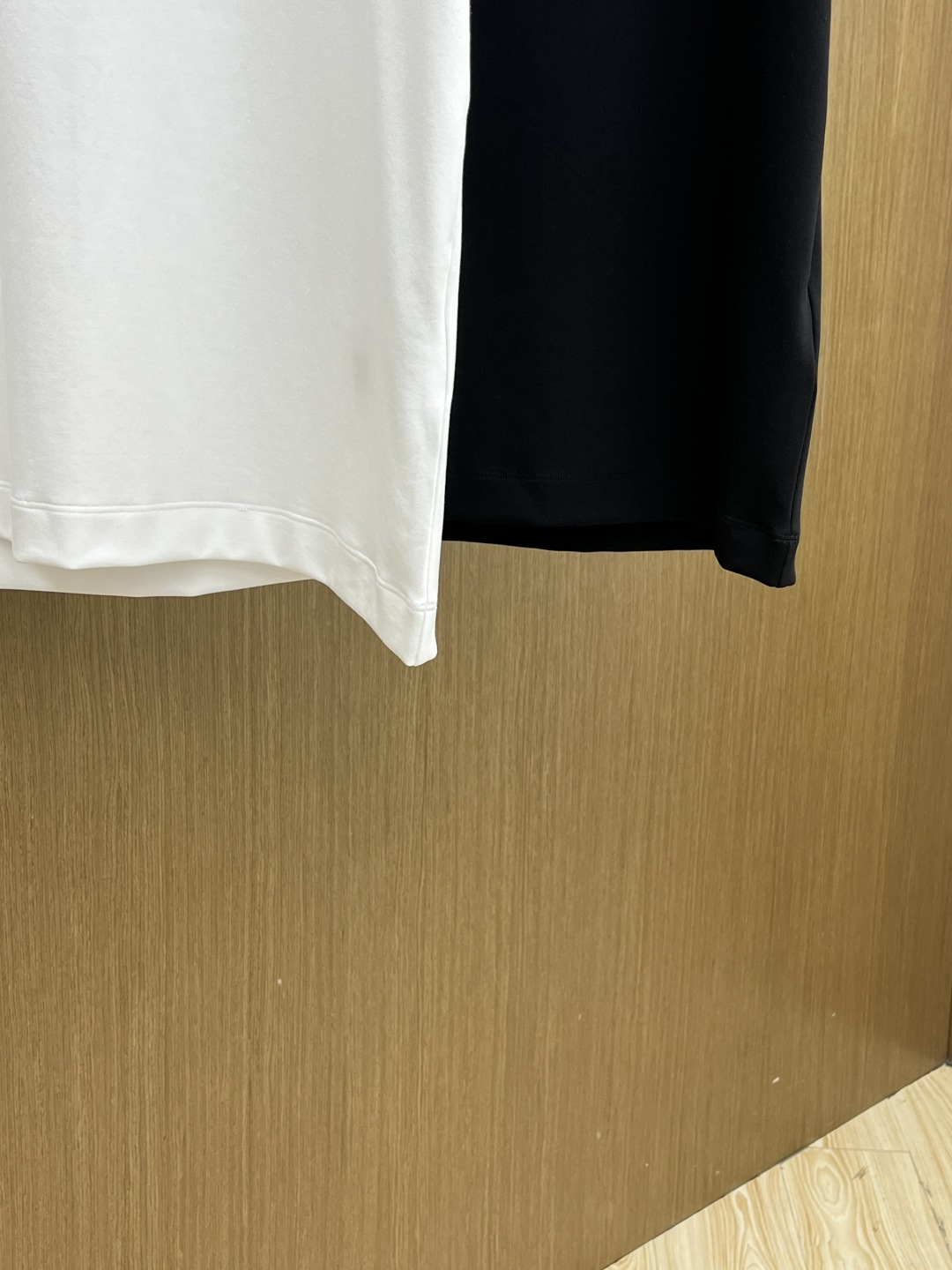 早春 Mon 🔥🔥高级定制 2026春夏新款首发专柜最新款短袖圆领T恤 高端订制 设计前卫时尚！品牌lo