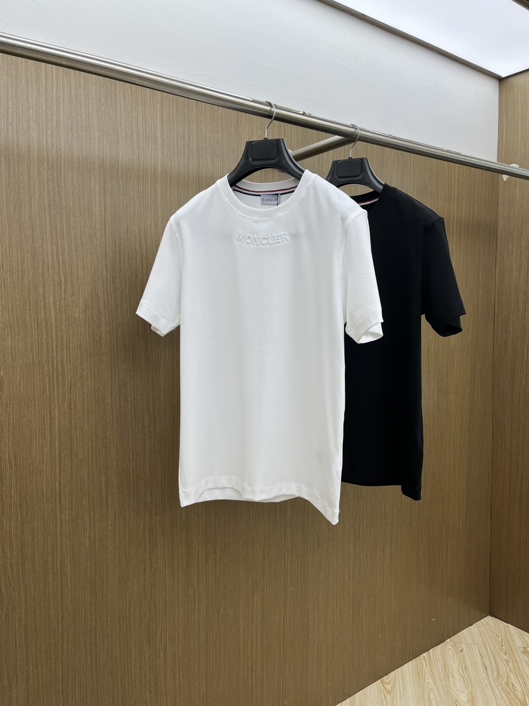 早春 Mon 🔥🔥高级定制 2026春夏新款首发专柜最新款短袖圆领T恤 高端订制 设计前卫时尚！品牌lo