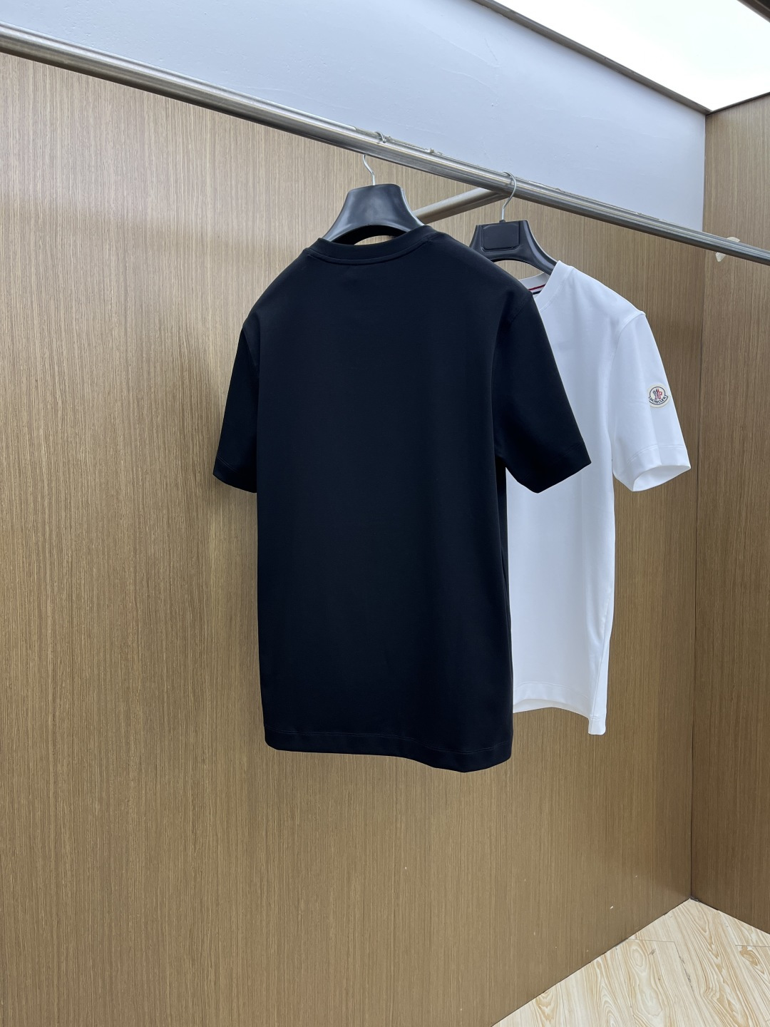 早春 Mon 🔥🔥高级定制 2026春夏新款首发专柜最新款短袖圆领T恤 高端订制 设计前卫时尚！品牌lo
