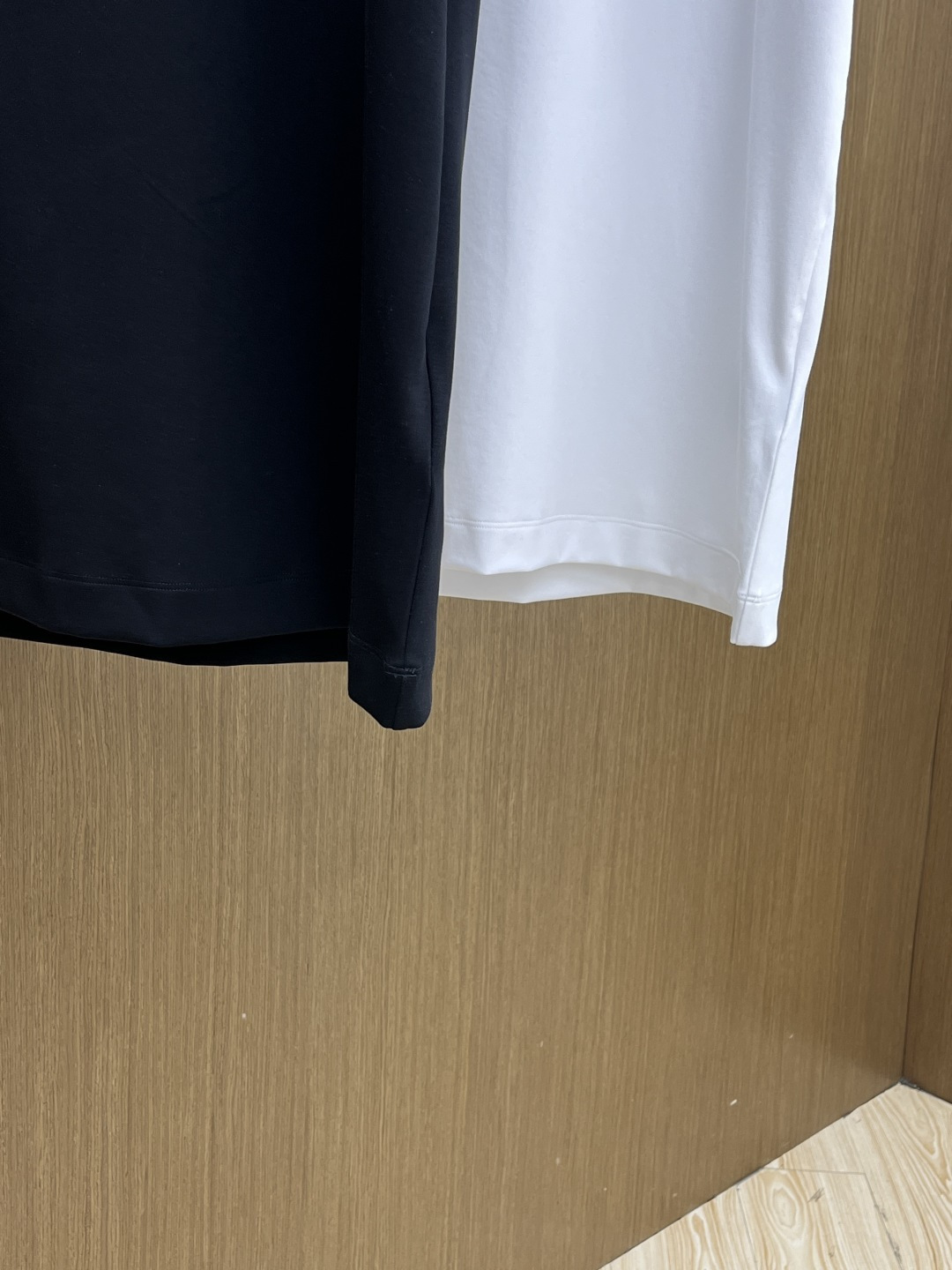 早春 Mon 🔥🔥高级定制 2026春夏新款首发专柜最新款短袖圆领T恤 高端订制 设计前卫时尚！品牌lo