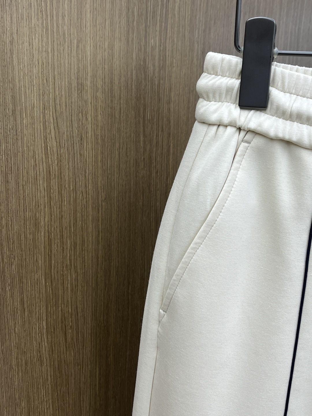 早春款 CD 🔥🔥高级定制 2026春夏新款铜氨丝莫代尔空气层休闲卫裤，裤身上刺绣标志性品牌标识，客供定