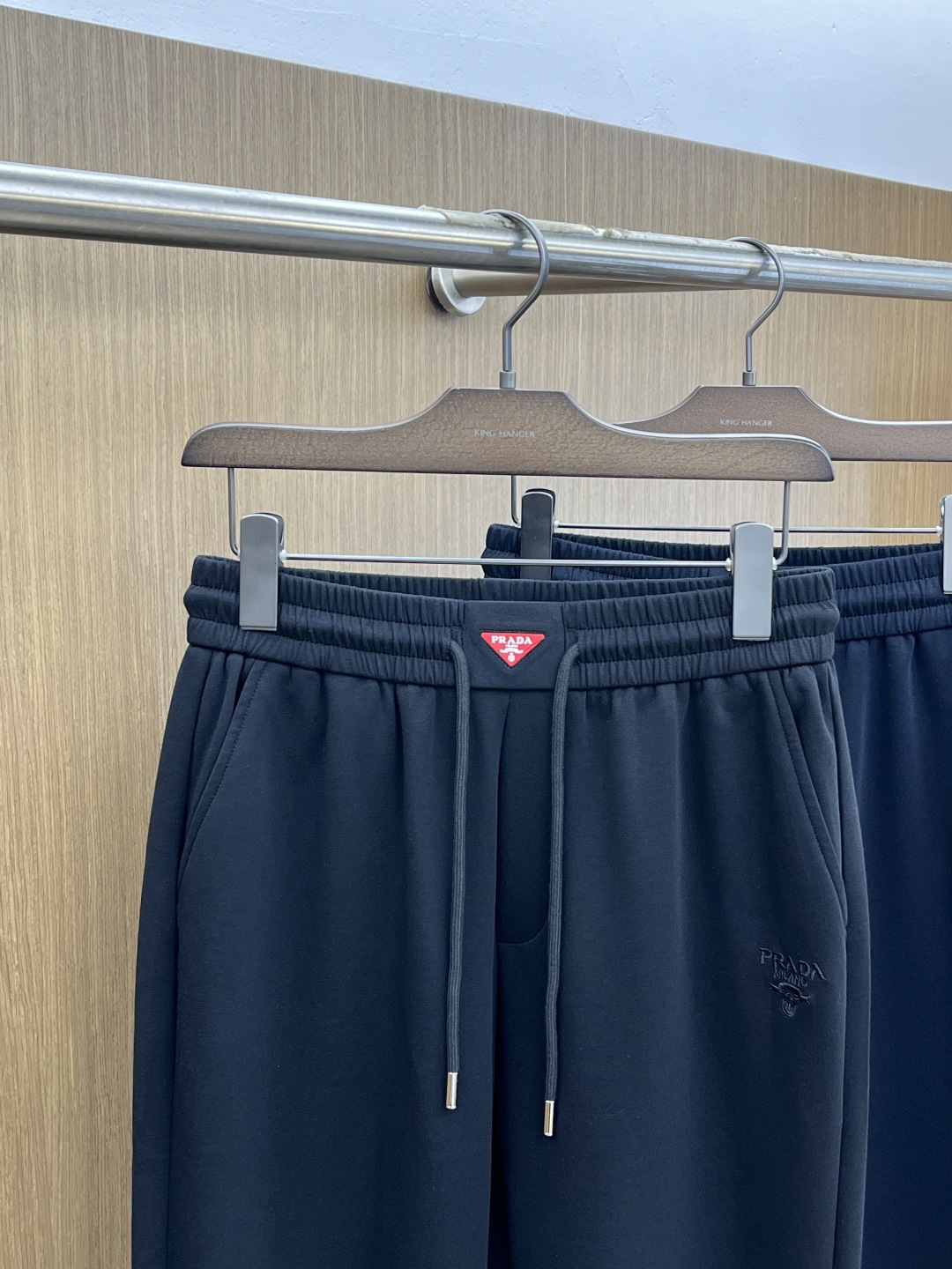 早春款 PD 🔥🔥高级定制 2026春夏新款铜氨丝莫代尔空气层休闲卫裤，裤身上刺绣标志性品牌标识，客供定