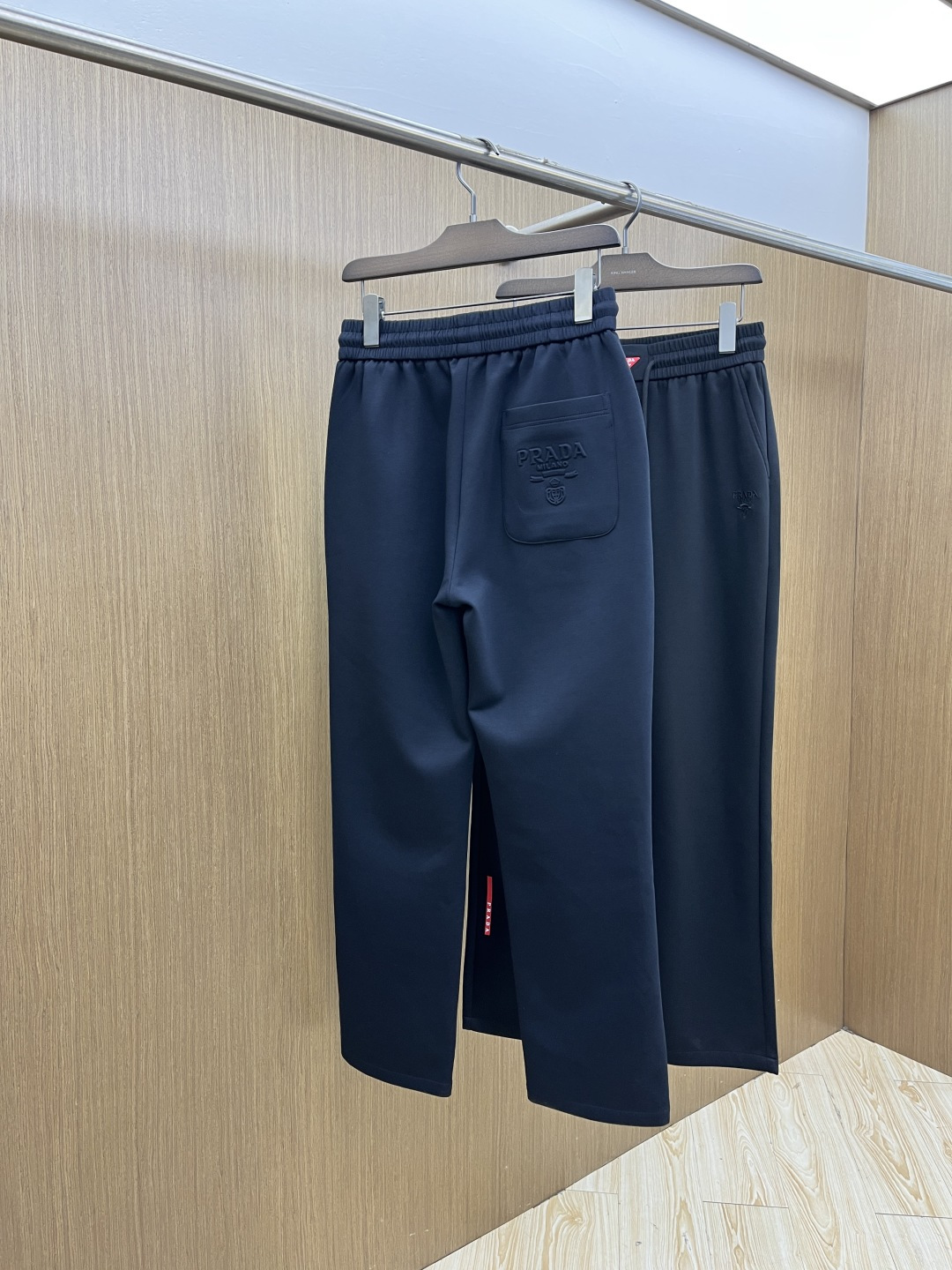 早春款 PD 🔥🔥高级定制 2026春夏新款铜氨丝莫代尔空气层休闲卫裤，裤身上刺绣标志性品牌标识，客供定