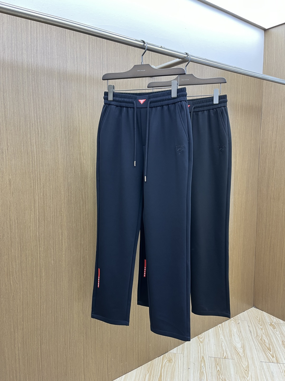 早春款 PD 🔥🔥高级定制 2026春夏新款铜氨丝莫代尔空气层休闲卫裤，裤身上刺绣标志性品牌标识，客供定