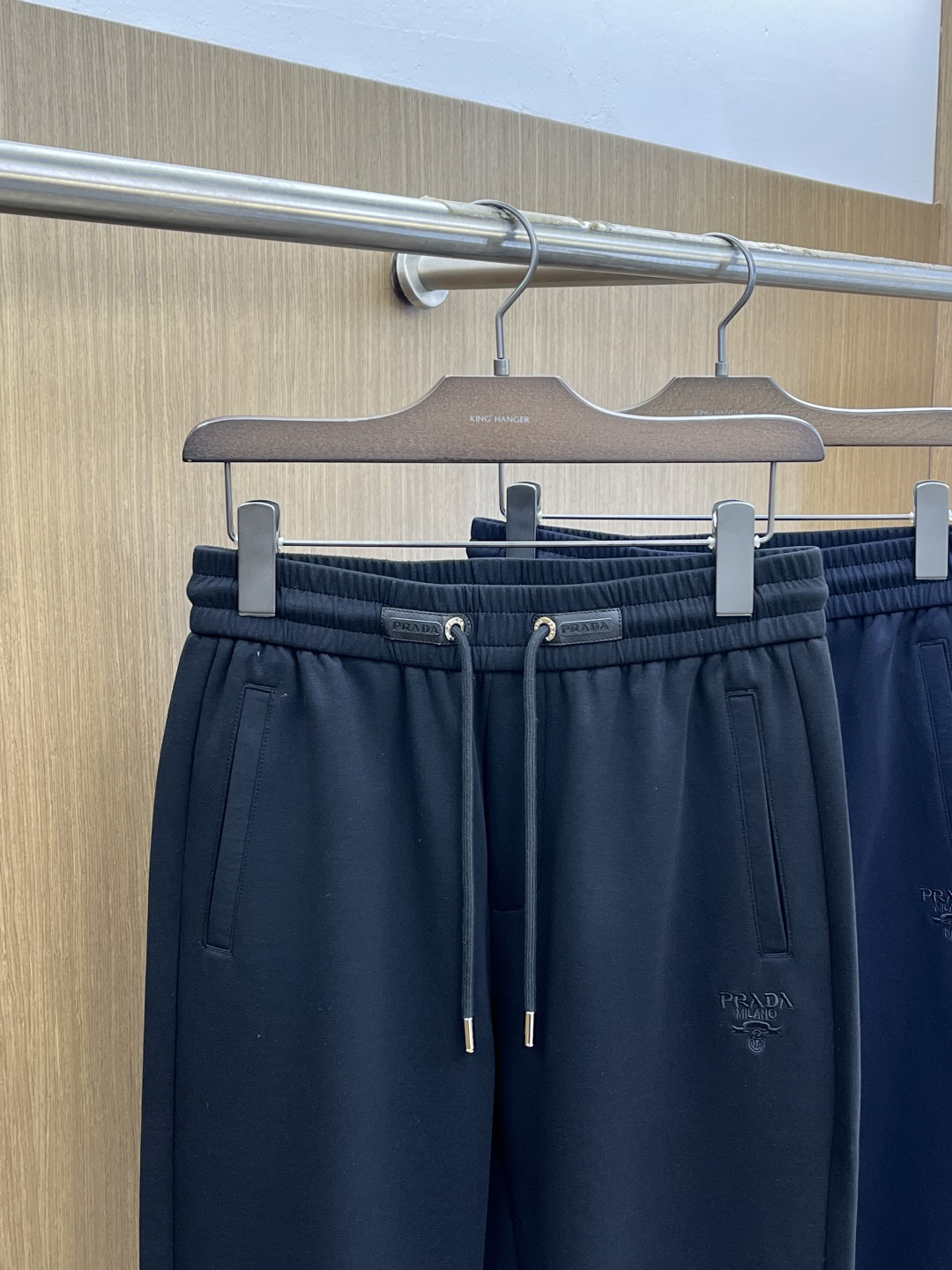 早春款 PD 🔥🔥高级定制 2026春夏新款铜氨丝莫代尔空气层休闲卫裤，裤身上刺绣标志性品牌标识，客供定