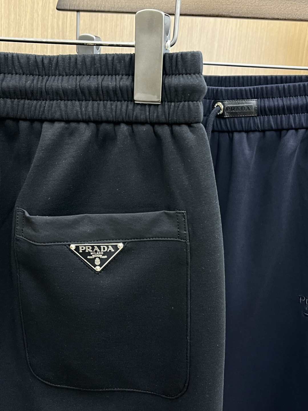 早春款 PD 🔥🔥高级定制 2026春夏新款铜氨丝莫代尔空气层休闲卫裤，裤身上刺绣标志性品牌标识，客供定