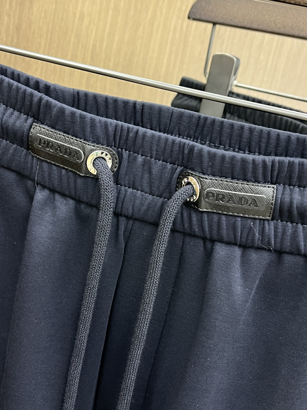 早春款 PD 🔥🔥高级定制 2026春夏新款铜氨丝莫代尔空气层休闲卫裤，裤身上刺绣标志性品牌标识，客供定