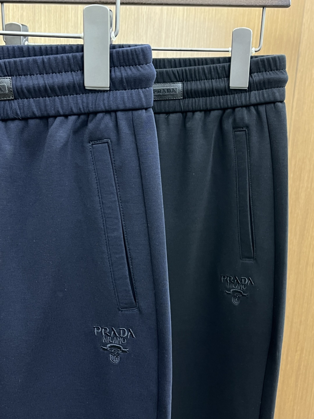 早春款 PD 🔥🔥高级定制 2026春夏新款铜氨丝莫代尔空气层休闲卫裤，裤身上刺绣标志性品牌标识，客供定