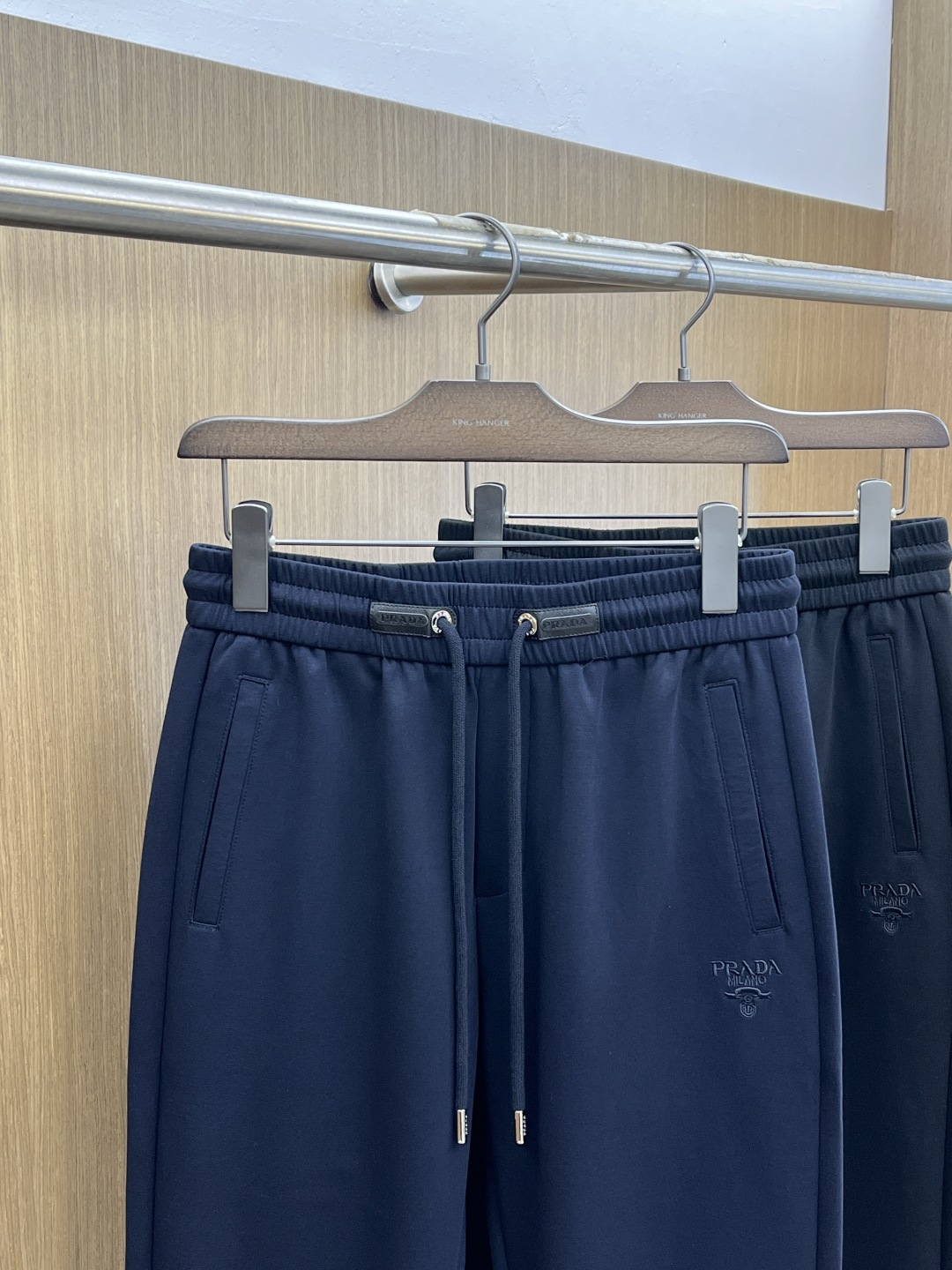 早春款 PD 🔥🔥高级定制 2026春夏新款铜氨丝莫代尔空气层休闲卫裤，裤身上刺绣标志性品牌标识，客供定